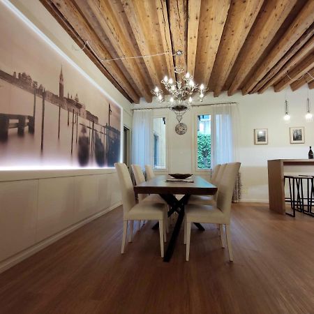 Deluxe 3 Bedroom Flat In Rialto Венеция Экстерьер фото