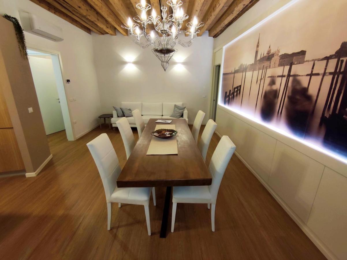 Deluxe 3 Bedroom Flat In Rialto Венеция Экстерьер фото