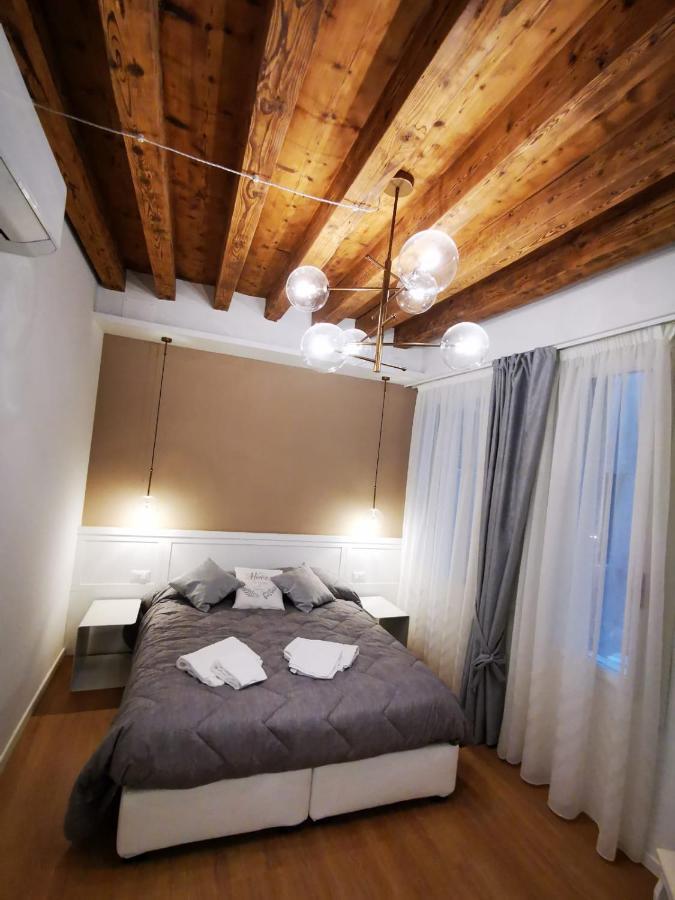 Deluxe 3 Bedroom Flat In Rialto Венеция Экстерьер фото