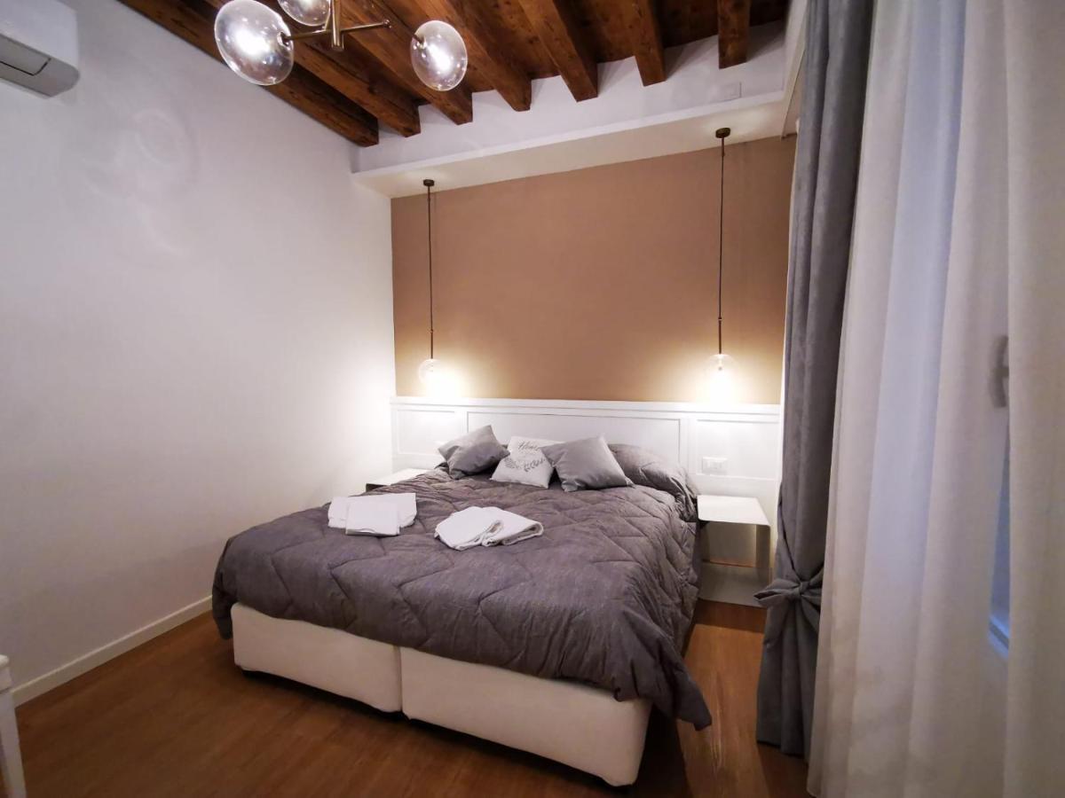 Deluxe 3 Bedroom Flat In Rialto Венеция Экстерьер фото